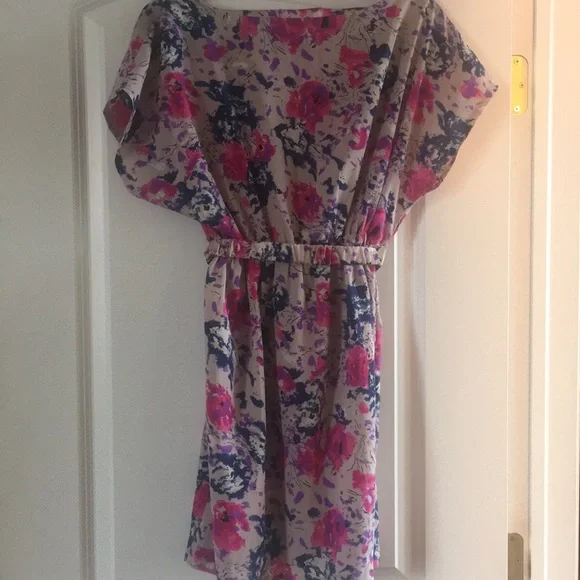 BEAUTIFUL pink, purple, blue floral dress - Picture 5 of 5